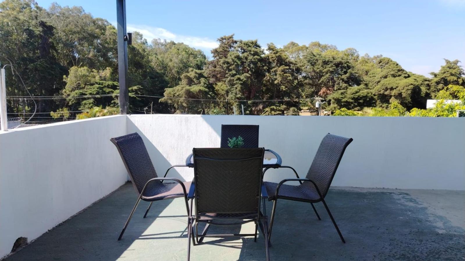 L'Aurora Inn Hostal Guatemala City Екстериор снимка